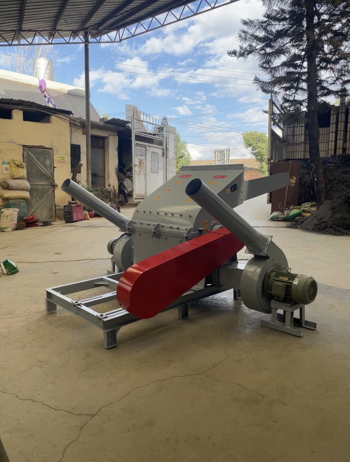 800-1000型拖拉机牵引式粉碎机(适配 1604 及以上大